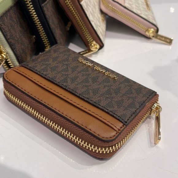 Michael Kors Jet Set Travel Medium Zip Around Card Case Brown - Picture 9 of 15